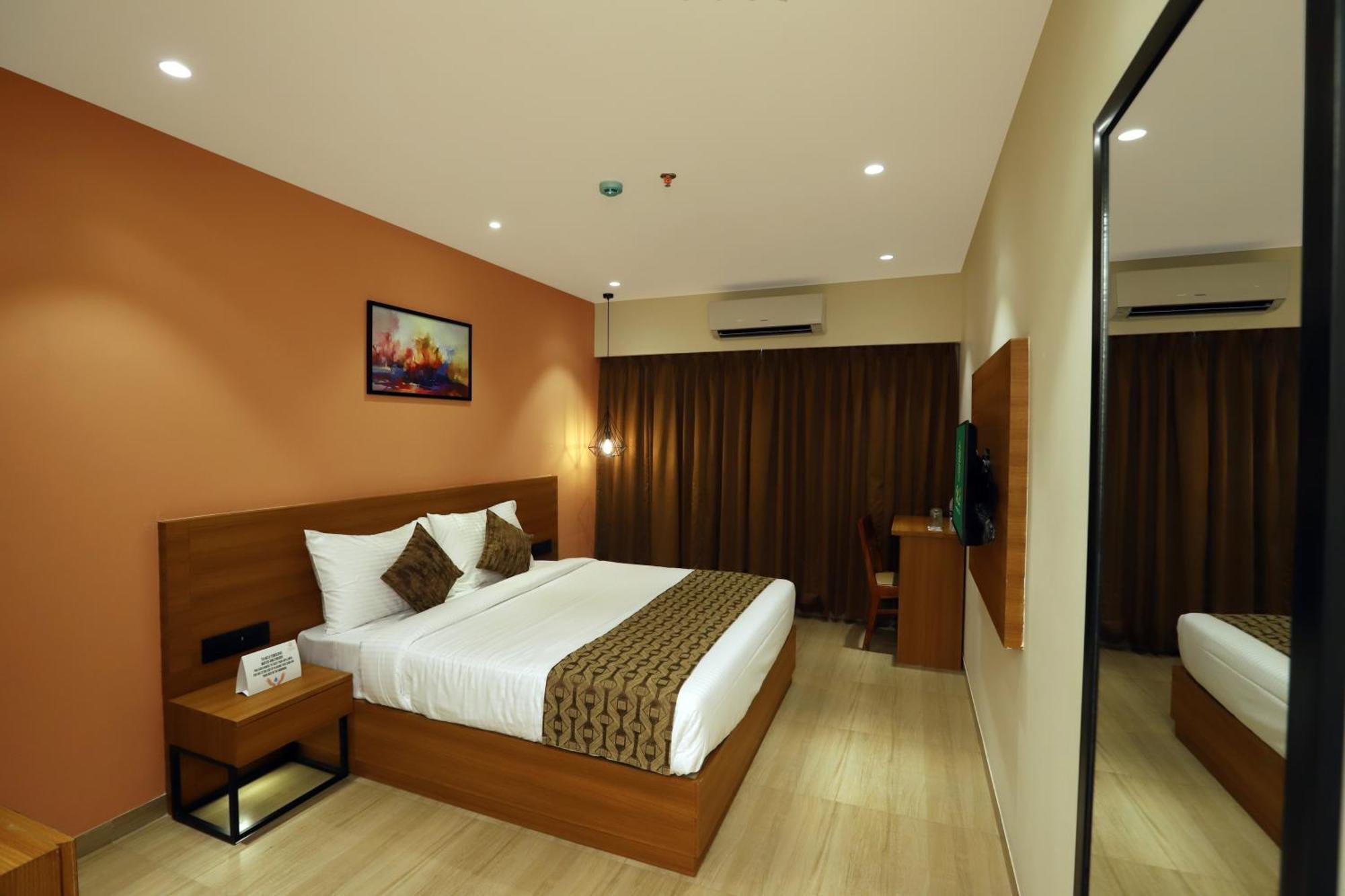 Aralia - A Business Hotel, Midc Andheri East Мумбаи Экстерьер фото